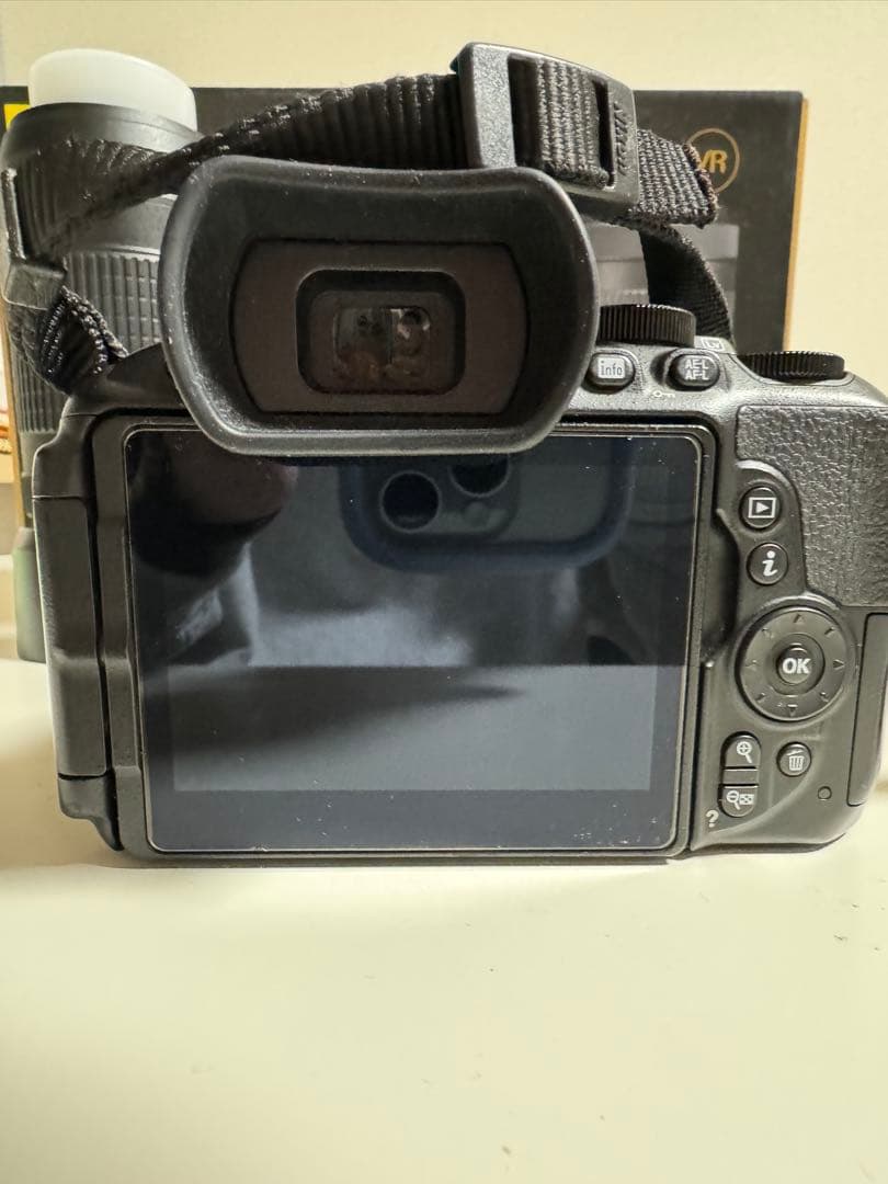 Nikon D5600 デジタル一眼レフカメラ 望遠レンズ付き