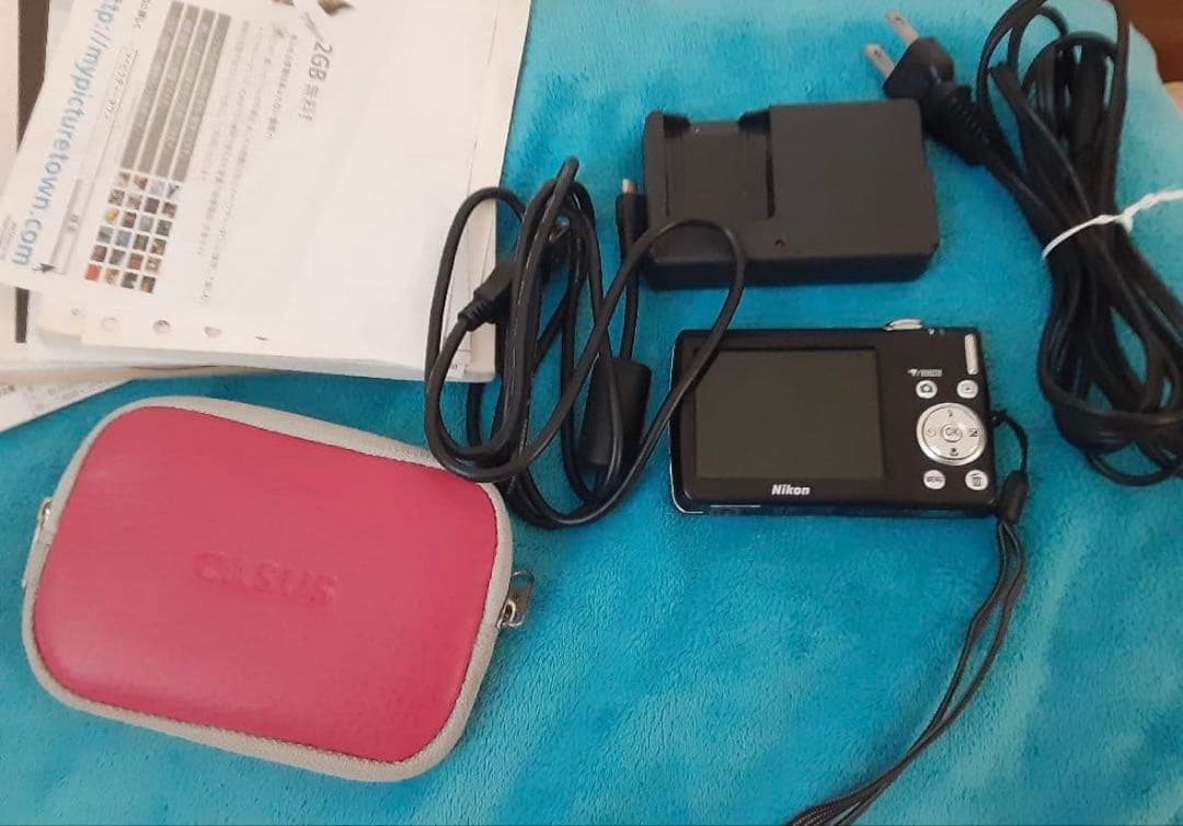 Nikon COOLPIX S203デジタルカメラ　SDカード付き