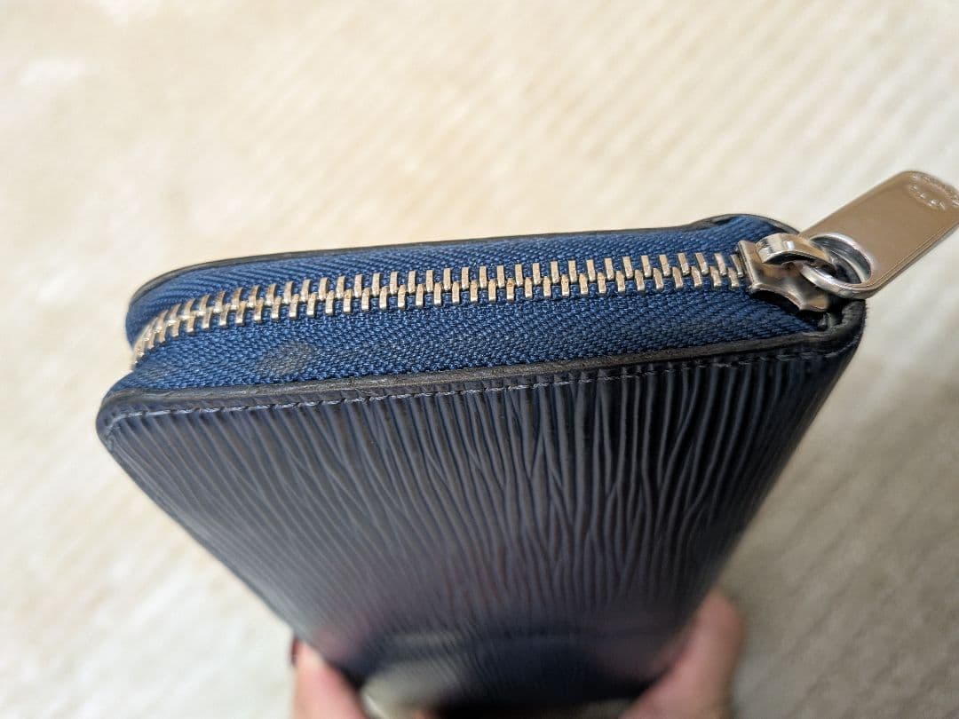 ルイヴィトン 長財布 エピ ジッピーウォレット ラウンドファスナー