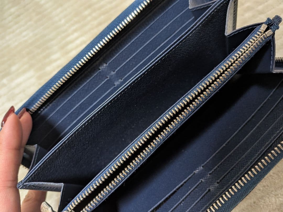 ルイヴィトン 長財布 エピ ジッピーウォレット ラウンドファスナー