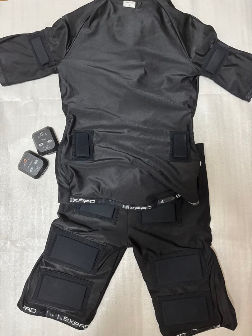 【美品】SIXPADパワースーツ　上下セット レディース　Lサイズ