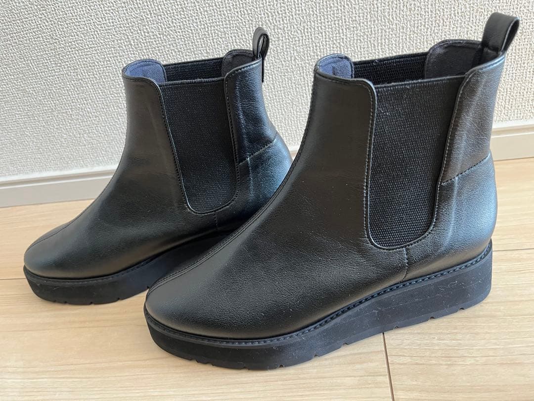 OUR　雨の日も寒い日も履けるショートブーツ　Mサイズ