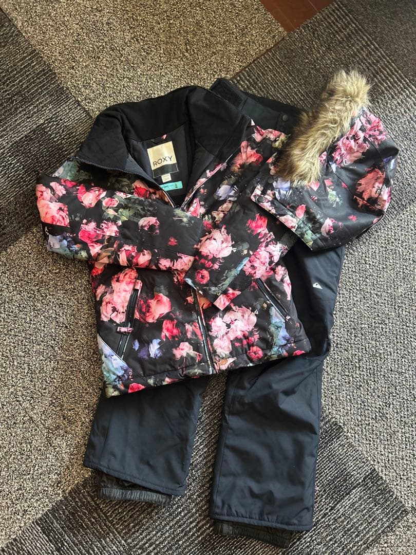 ROXY 花柄 スキー・スノーボードウェア 上下セット　150センチ