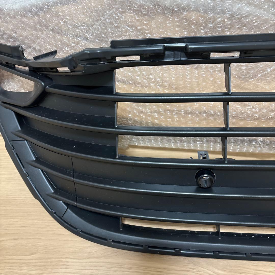60ハリアー後期 フロントバンパーグリル