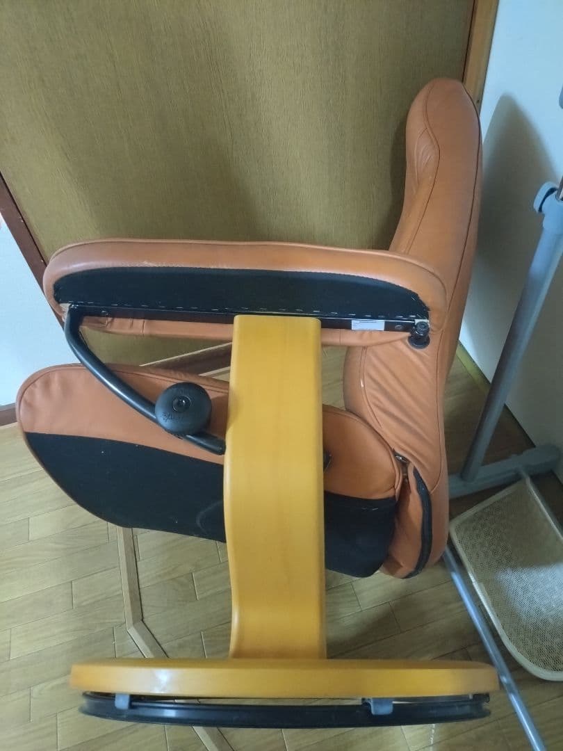 EKORNES エコーネス リクライニングチェアとオットマン