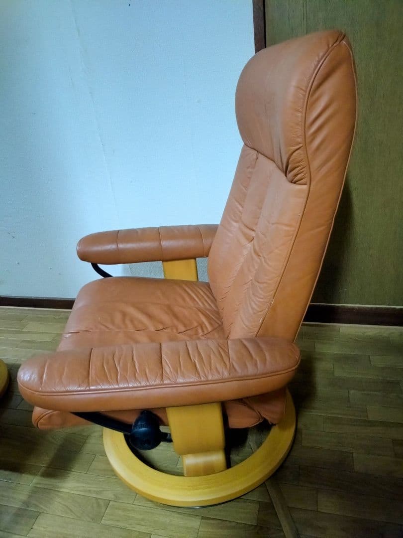 EKORNES エコーネス リクライニングチェアとオットマン
