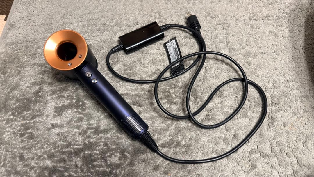 【専用収納袋付】 Dyson supersonic IonicドライヤーHD08