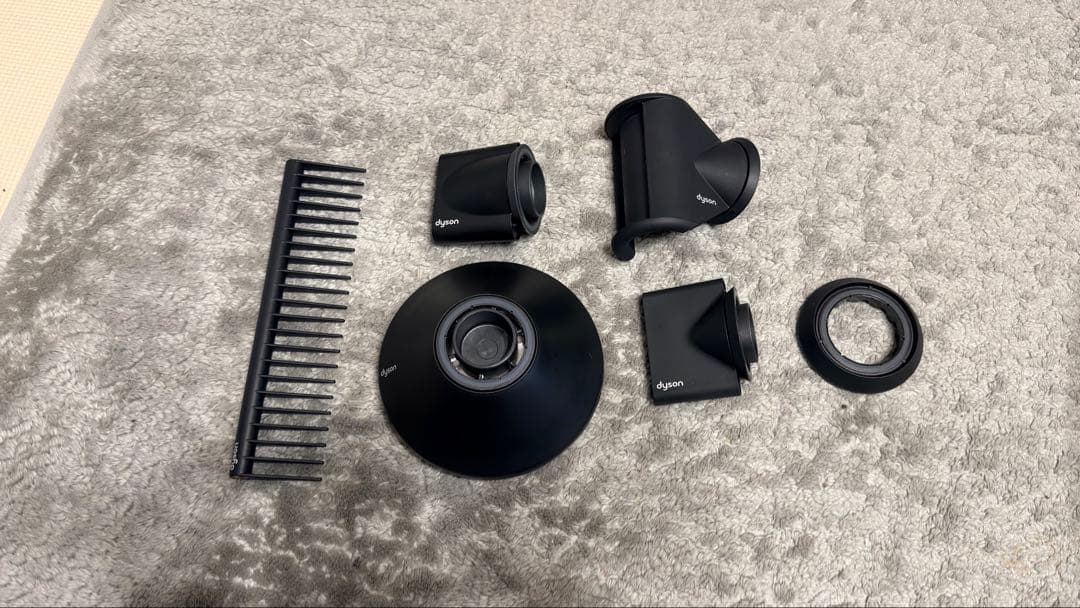 【専用収納袋付】 Dyson supersonic IonicドライヤーHD08