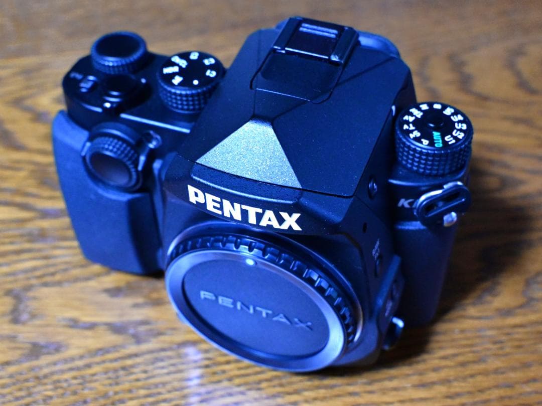美品　PENTAX KP デジタル一眼レフ 本体　交換グリップL付