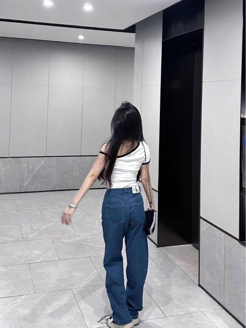 【Courreges】 アシンメトリー半袖Tシャツ