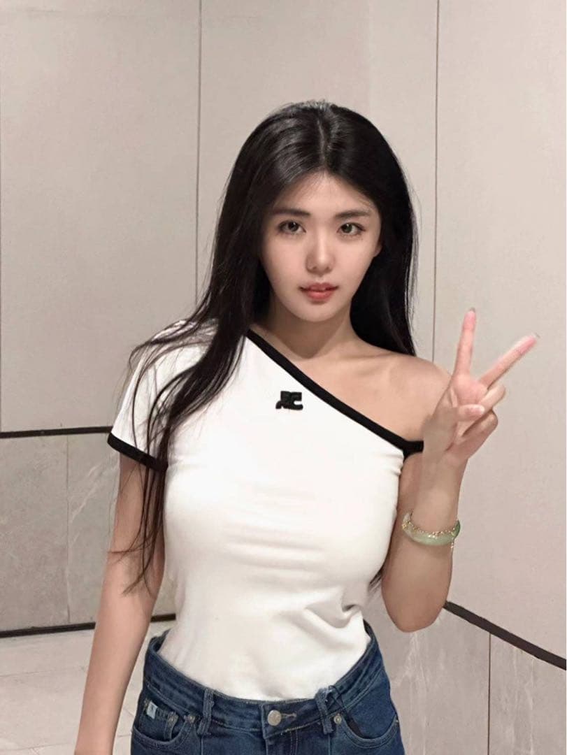 【Courreges】 アシンメトリー半袖Tシャツ