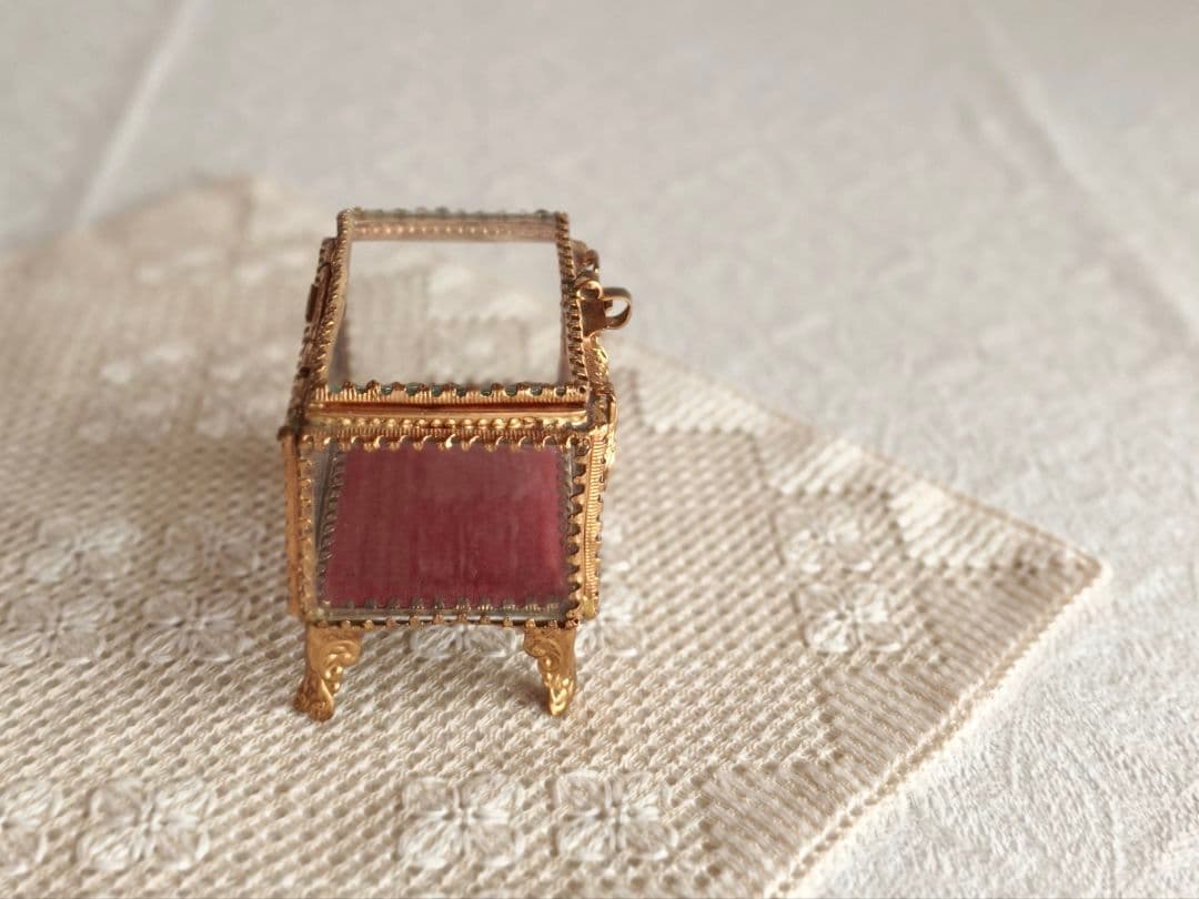 * vintage Jewelry box ✵ * 硝子の ジュエリーボックス