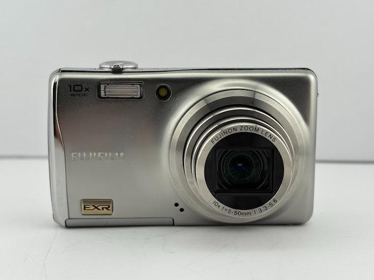 ★美品★ フジフィルム FinePix F70EXR ★バッテリー、充電器付★