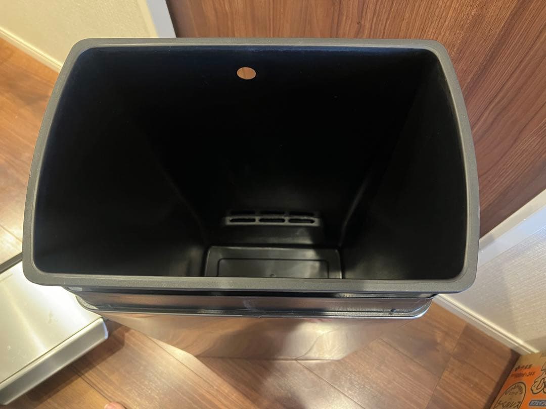 シルバー ステンレス ごみ箱 蓋付き　幅40cm