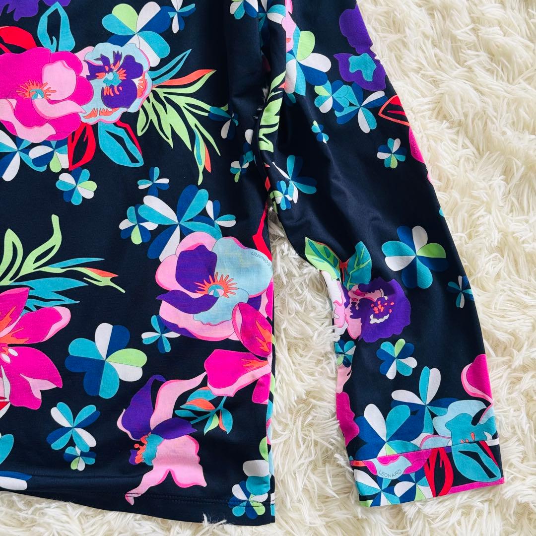 ほぼ未使用 レオナール ハイネック　チュニック 花柄　黒 XL トップス　長袖