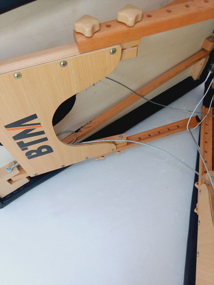 【訳あり】BTM マッサージベッド 有孔 折りたたみ サロン 施術　*AG3