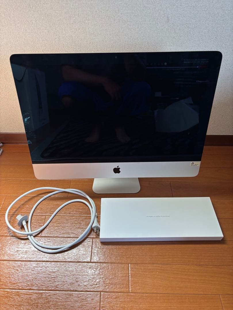 iMac ME086J/A 中古品　通電確認済み　マウス　キーボード付き