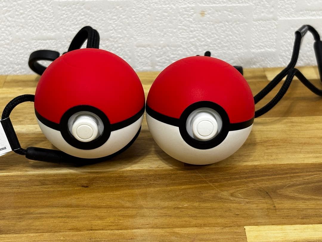 【激レア/ミュウ1体入り】モンスターボール Plus2個＋充電スタンド＋ケース付