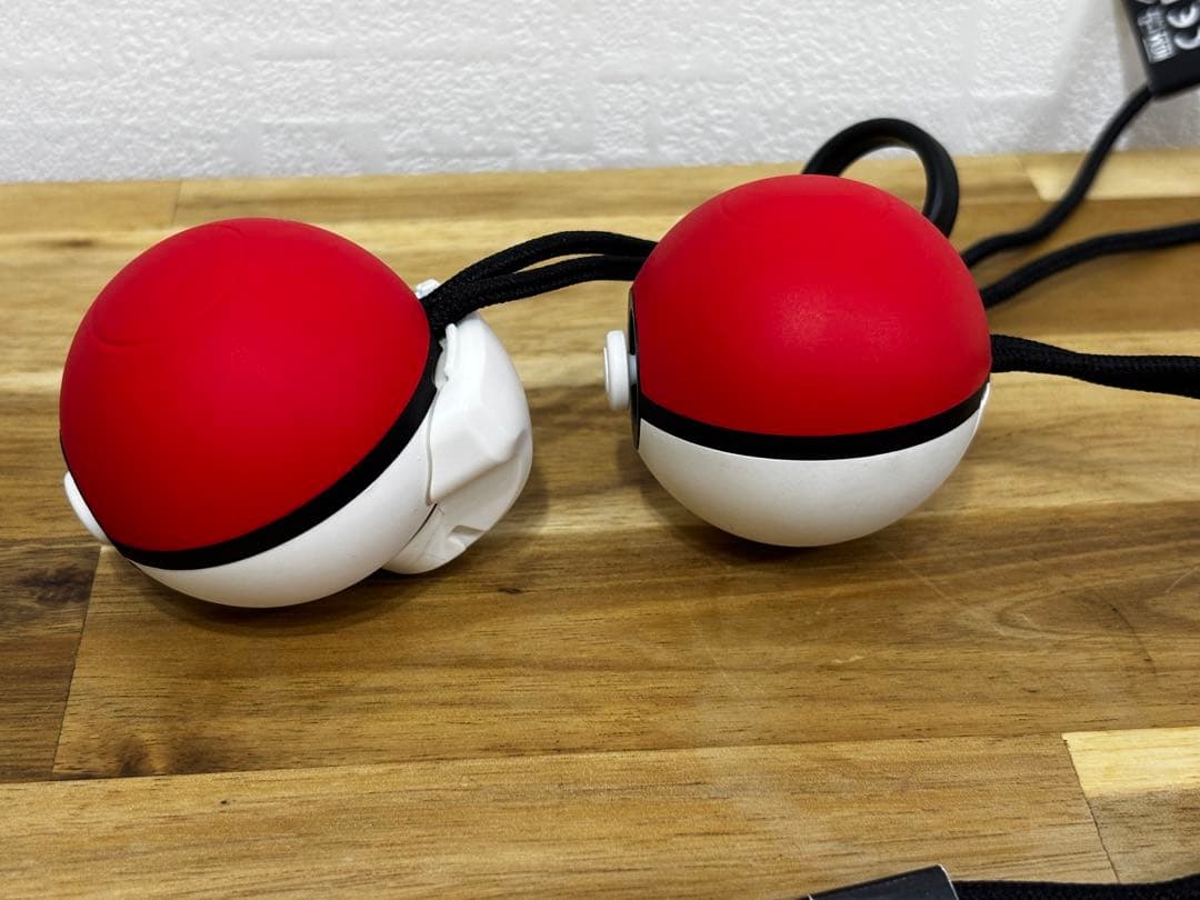 【激レア/ミュウ1体入り】モンスターボール Plus2個＋充電スタンド＋ケース付