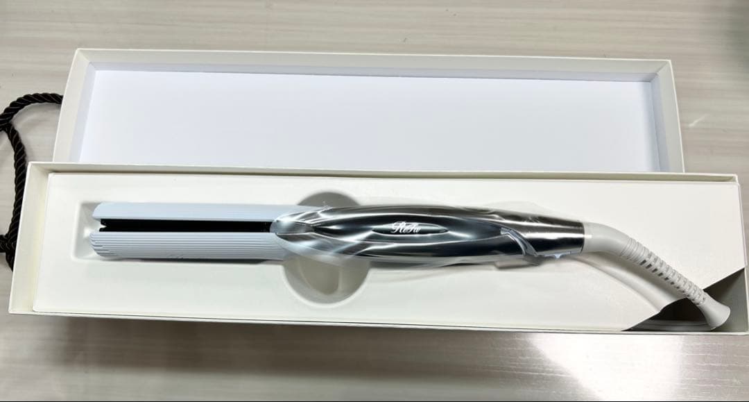 リファ ストレートアイロン 新品