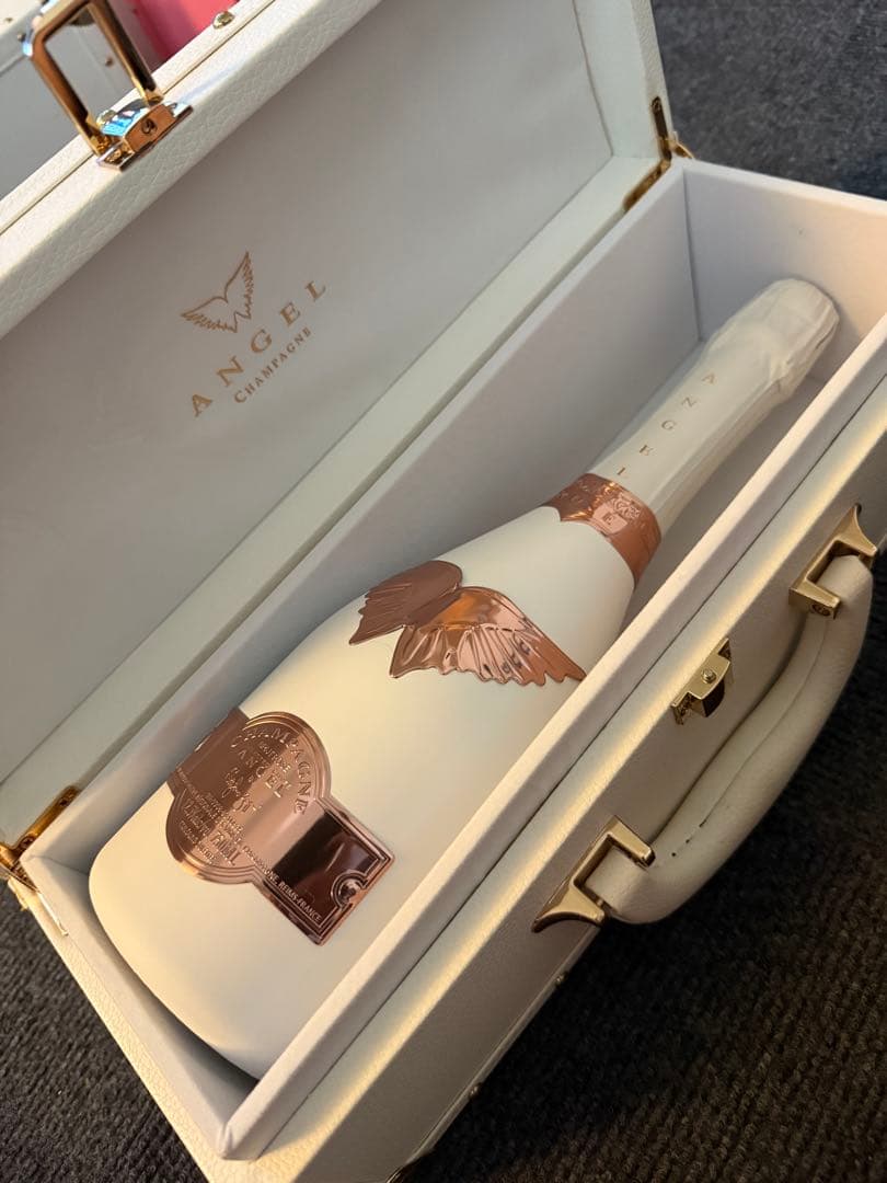 エンジェルシャンパン　ホワイト　未開栓②