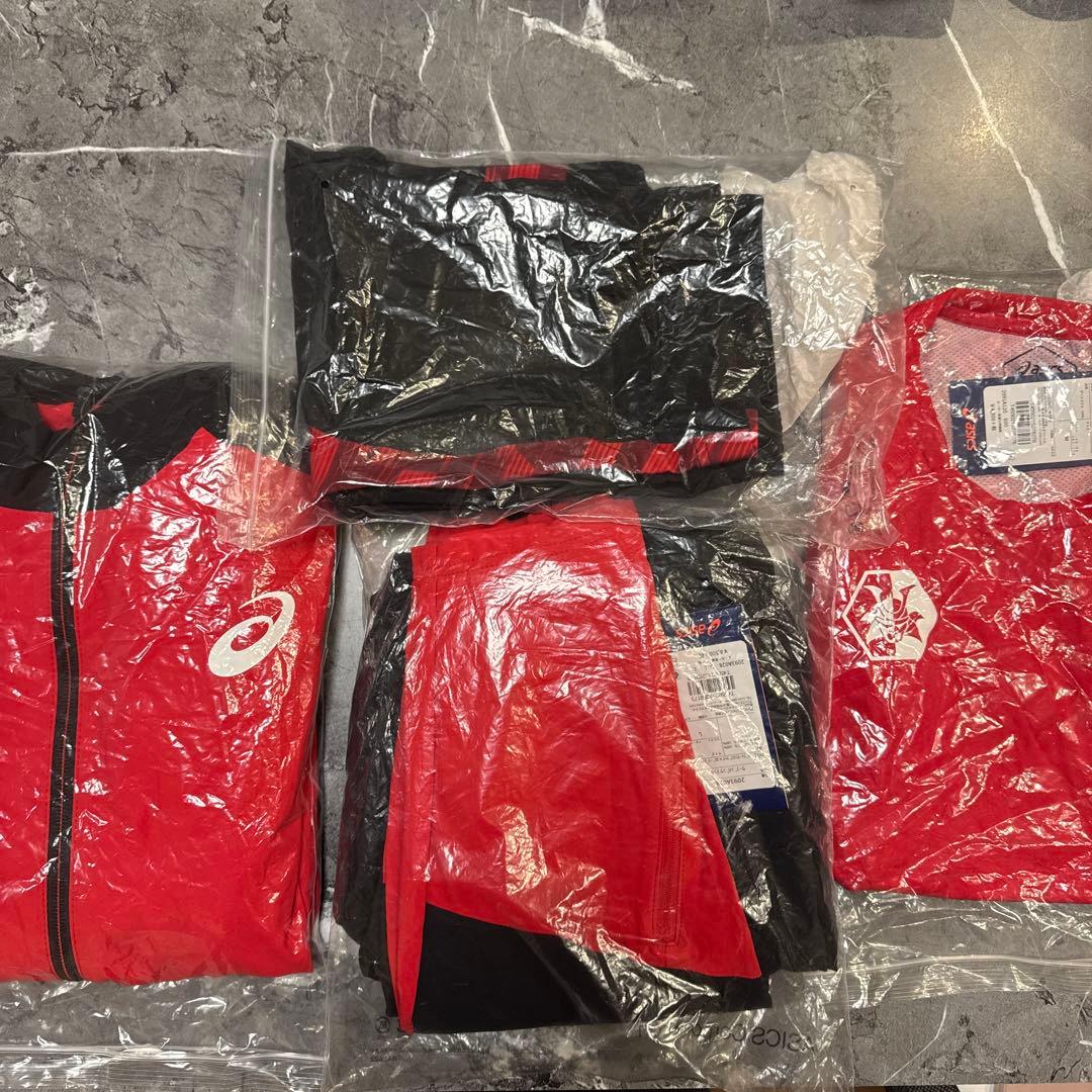 新品未使用　アシックス ウィンドブレーカー4点セット