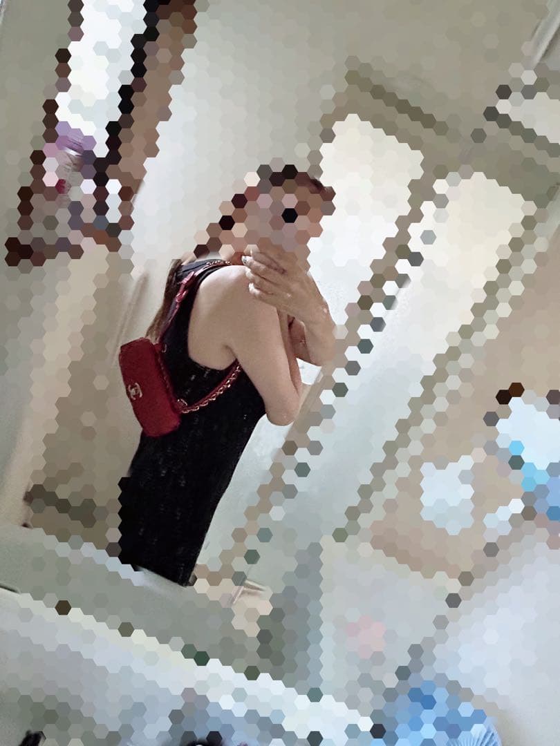 CHANEL シャネル　赤 ボディバッグ