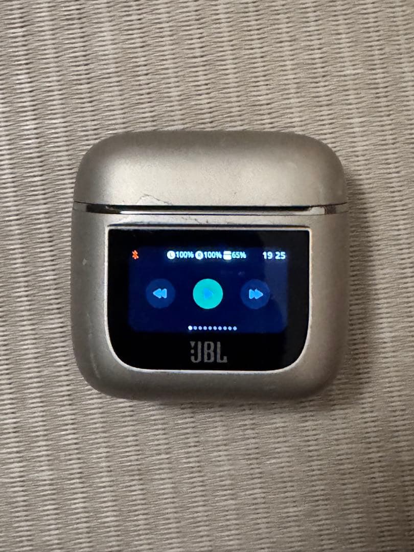 JBL ワイヤレスイヤホン シルバー