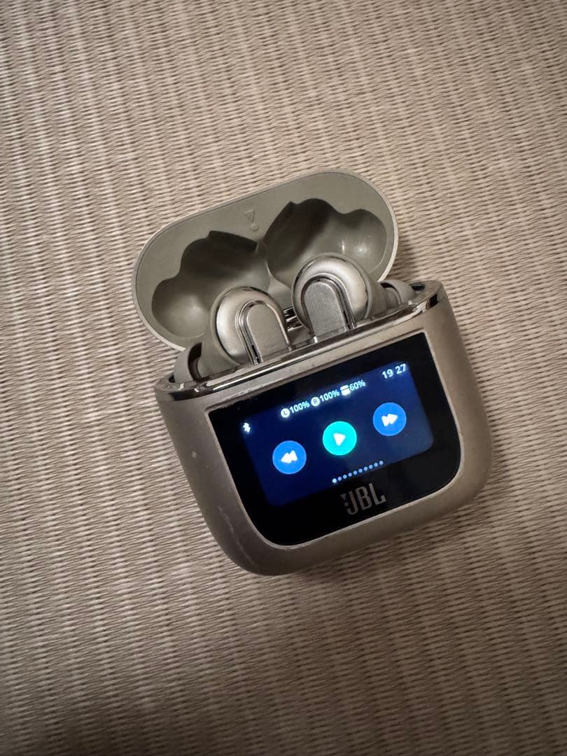 JBL ワイヤレスイヤホン シルバー