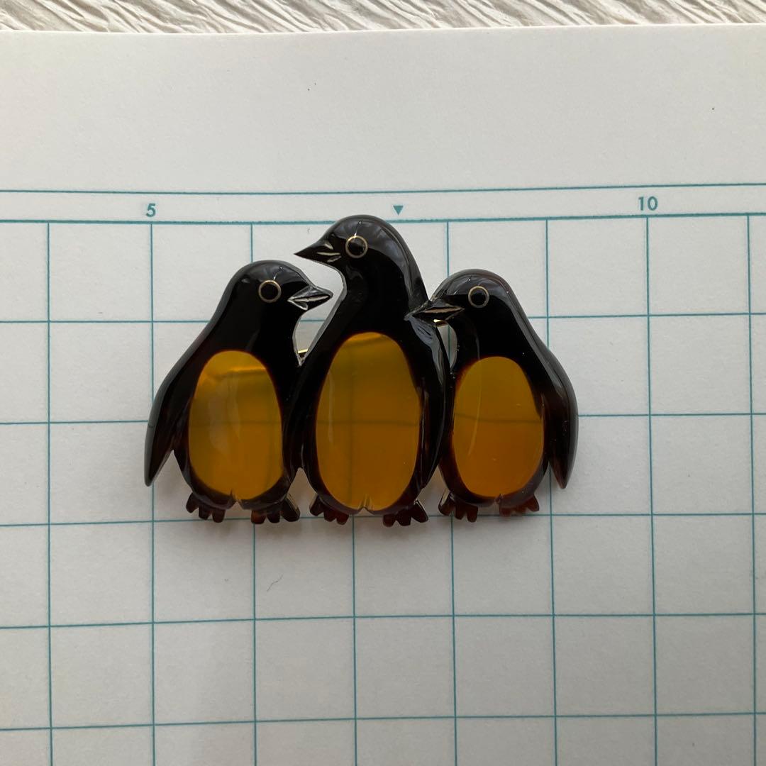 本べっこう　白甲　黒甲　仲良しペンギン　ブローチ