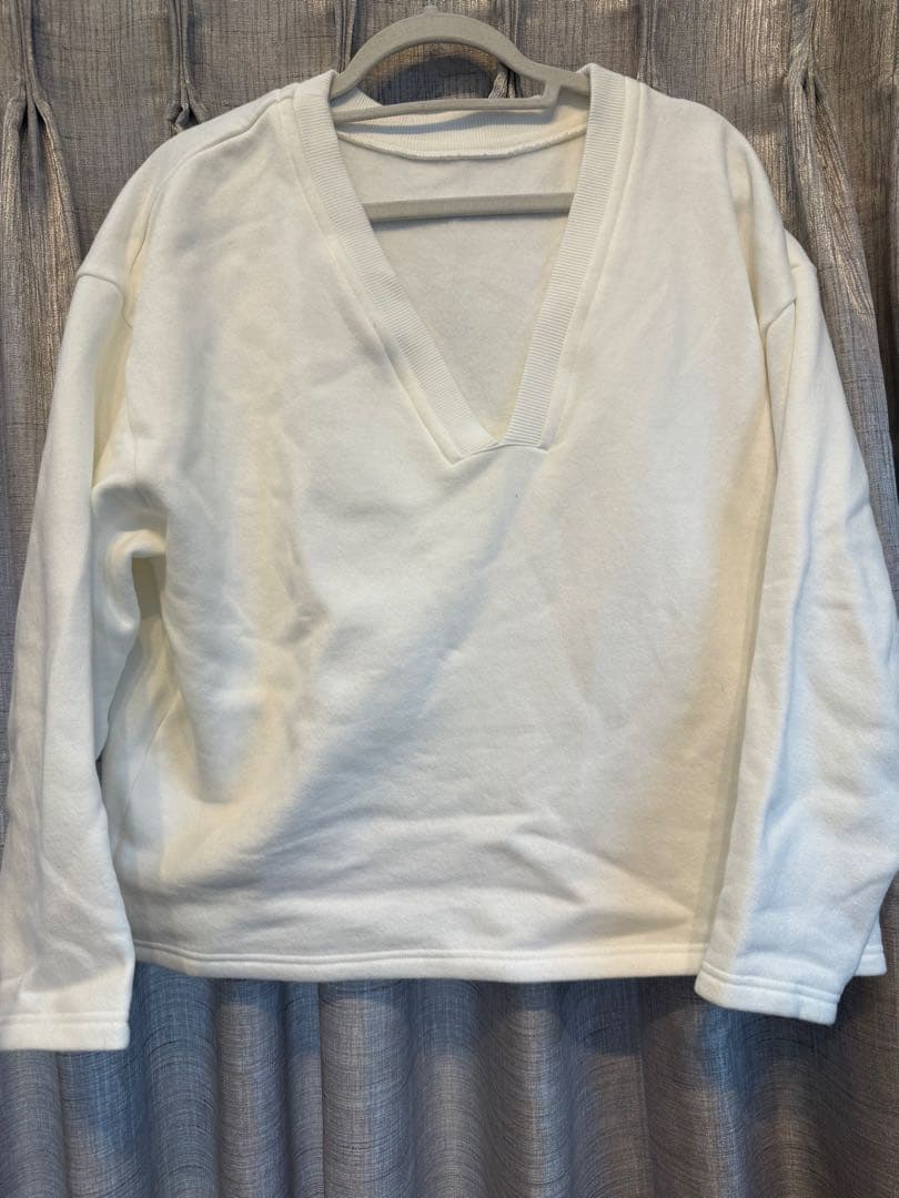 Poisポワ　リラックスシリーズ ホワイト長袖トップス