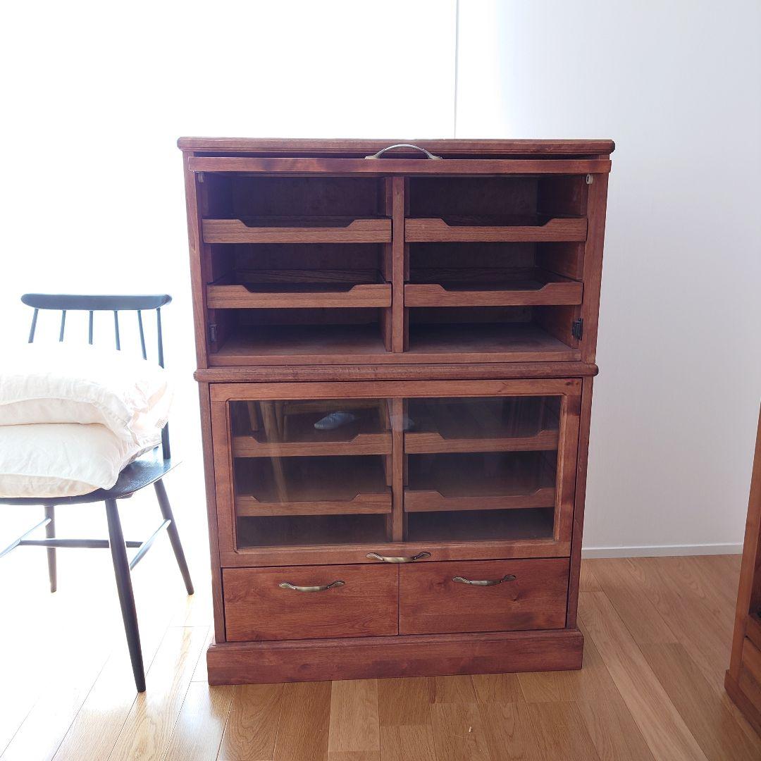 値下げ【美品/約半額】シャツケース風 木製ブラウンキャビネット ガラス扉付き