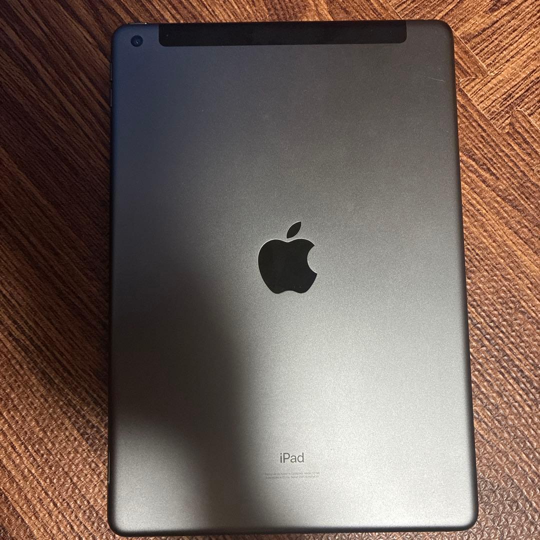 Apple iPad スペースグレー 本体　第七世代