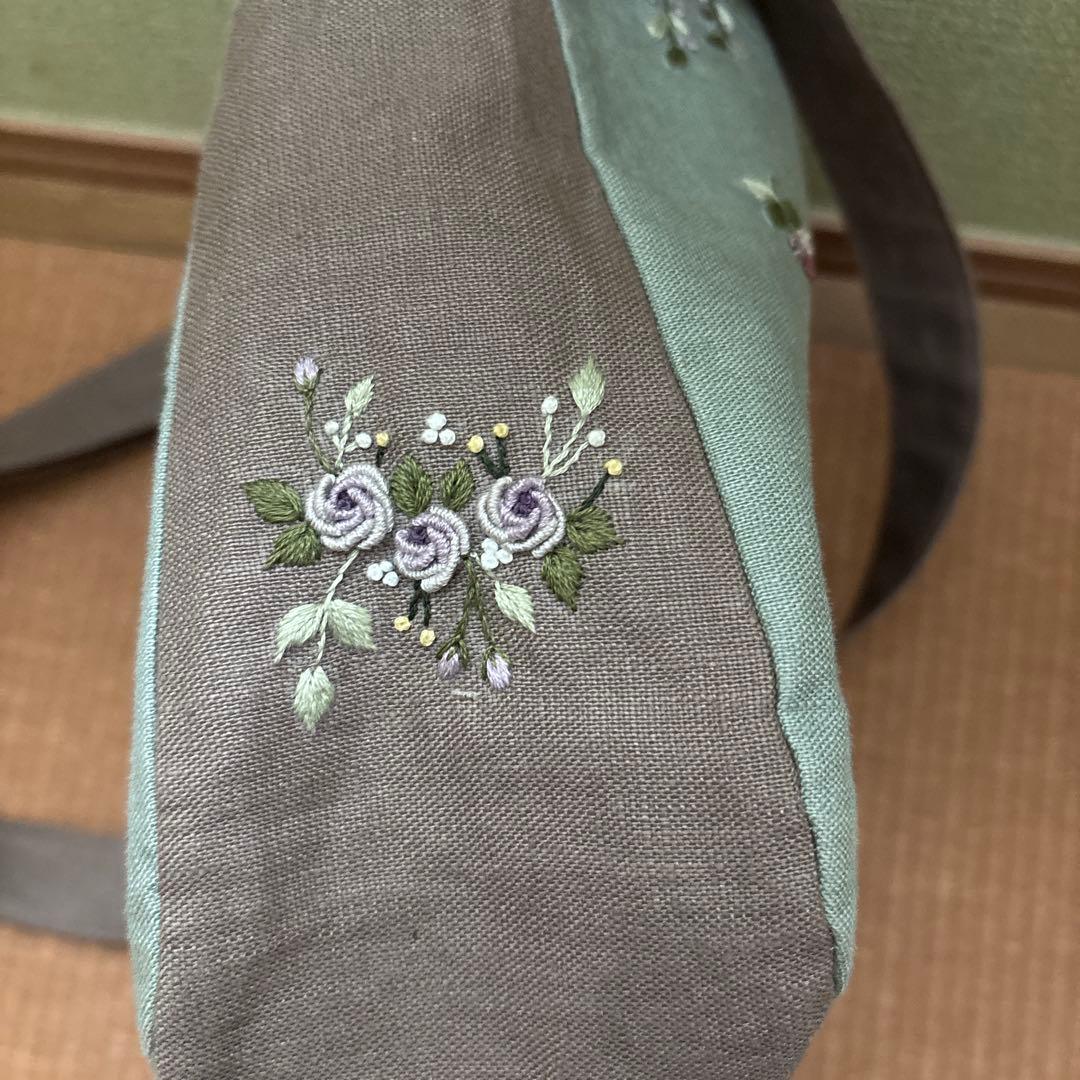 ハンドメイド手刺繍バッグ　ショルダーバッグ
