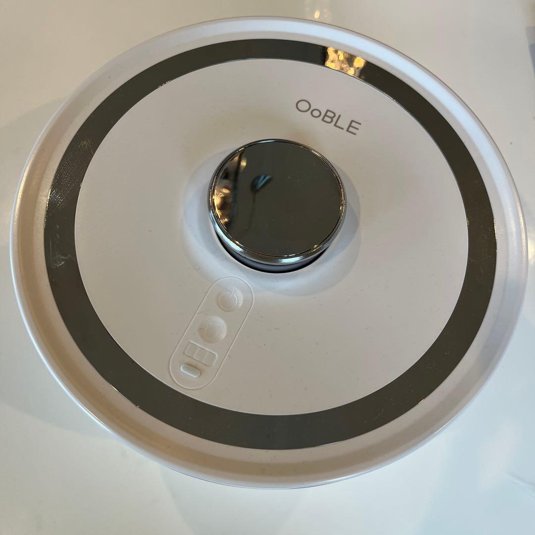 OoBLE white 米びつ　真空保存容器