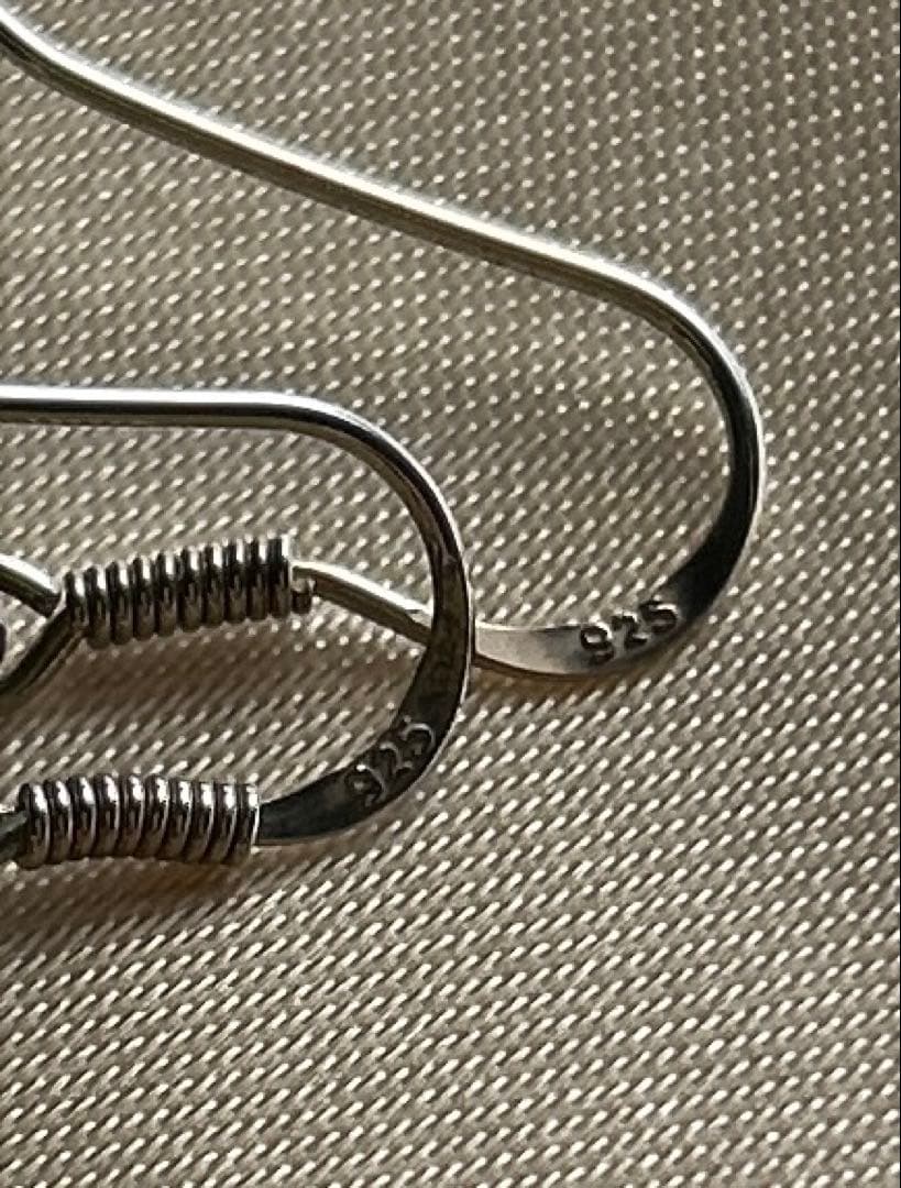 マジカルデザイン　シルバーピアス　チベッコツ