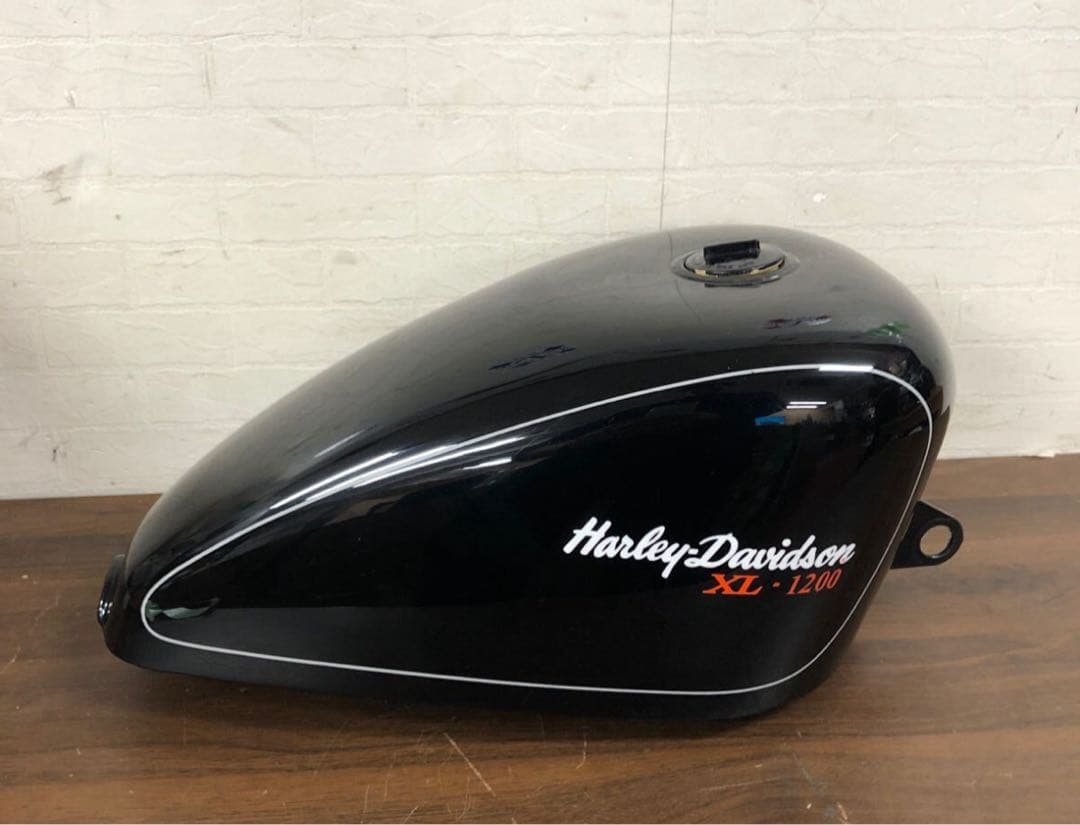 スポーツスター タンク 2.25 ガロン 純正 -03