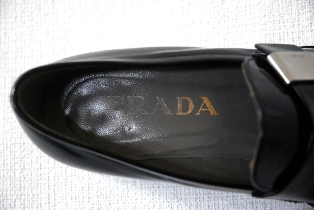 プラダ / ローファー エナメル 黒 6.5 ローヒール チャンキー パンプス