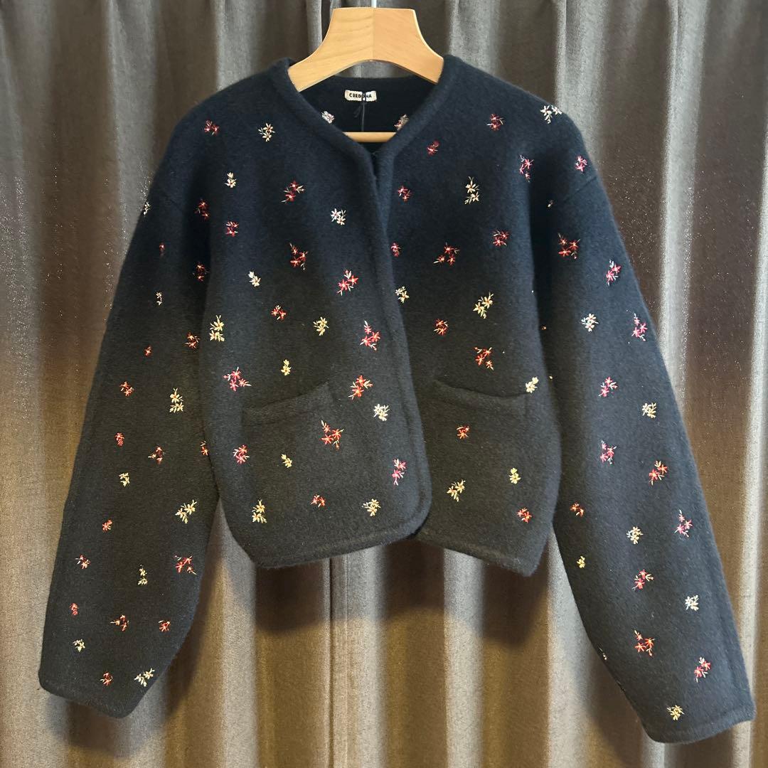 CREDONA｜ウールブレンド ブークレ フラワー 刺繍 ニット ジャケット