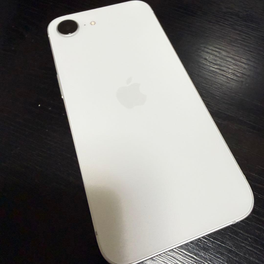 iPhone16e 香港版 美品 シャッター音なし