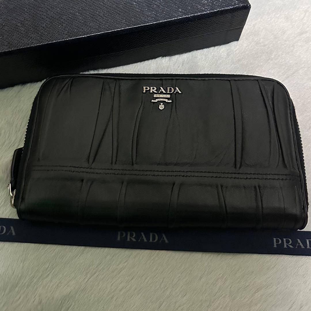 PRADA プラダ　長財布　ラウンドファスナー　ナッパレザー　シルバーロゴ