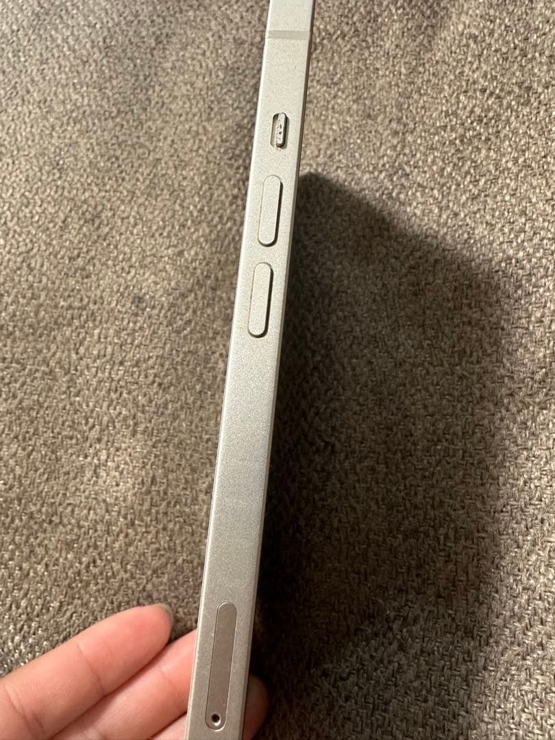 iPhone 13 ホワイト 背面破損