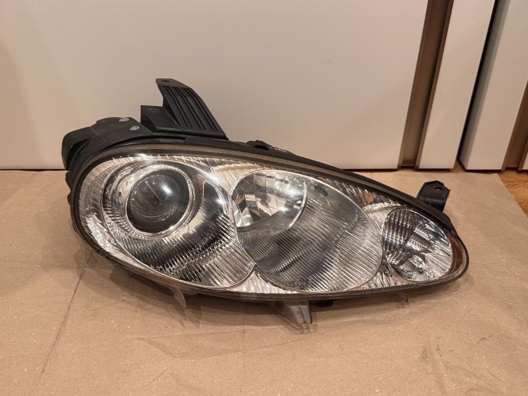 マツダロードスターNB後期型標準ヘッドライト右側