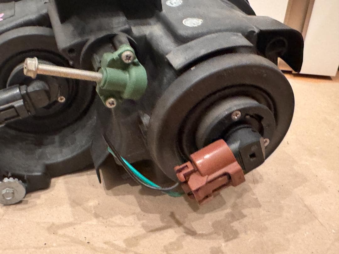 マツダロードスターNB後期型標準ヘッドライト右側