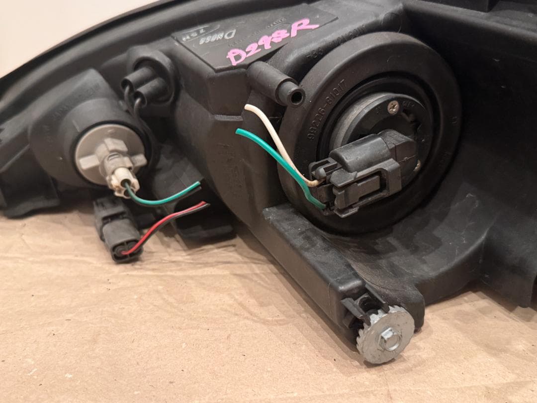 マツダロードスターNB後期型標準ヘッドライト右側