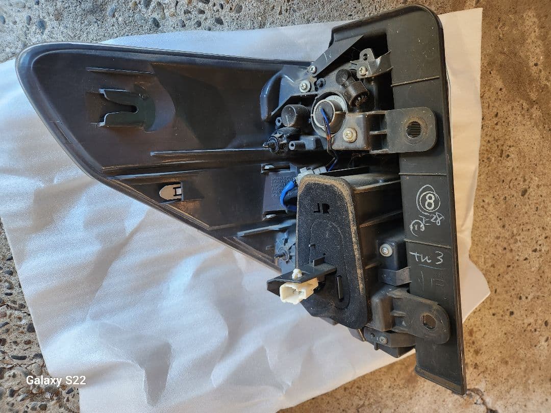 RE、20ヴェルファイアテールライト 左右セット クリアレンズ