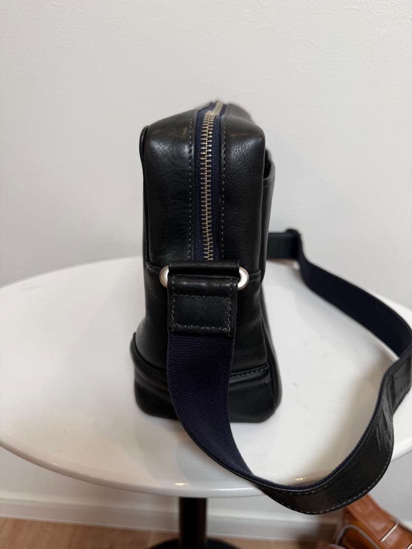 FIVE WOODSPLATEAU プラトウ レザーショルダーバッグ 39185