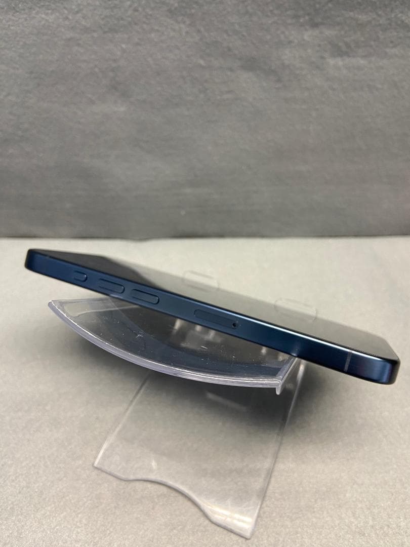 超美品　Appleストア版 SIMフリー　iPhone15 Pro 128GB