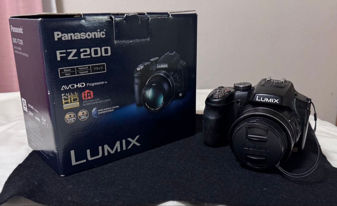 Panasonic FZ200 コンパクトデジタルカメラ