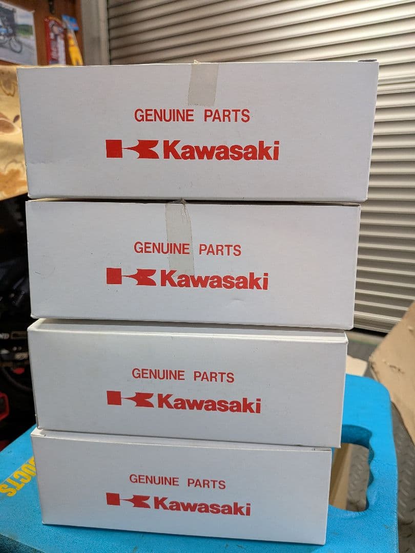 KawasakiZRX1200ダエグ純正ウィンカーなど純正部品。